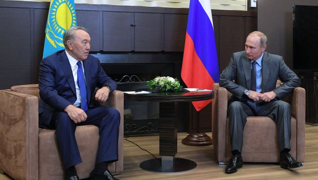 Владимир Путин и президент Казахстана Нурсултан Назарбаев. Архивное фото Владимир Путин и президент Казахстана Нурсултан Назарбаев. Архивное фото
