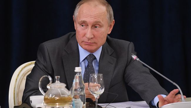 Владимир Путин во время встречи с представителями деловых кругов Германии. 12 октября 2017