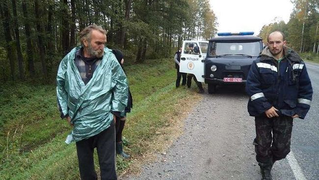 Потерявшийся в лесах Белоруссии Степан Хамутовский после спасения. Архивное фото