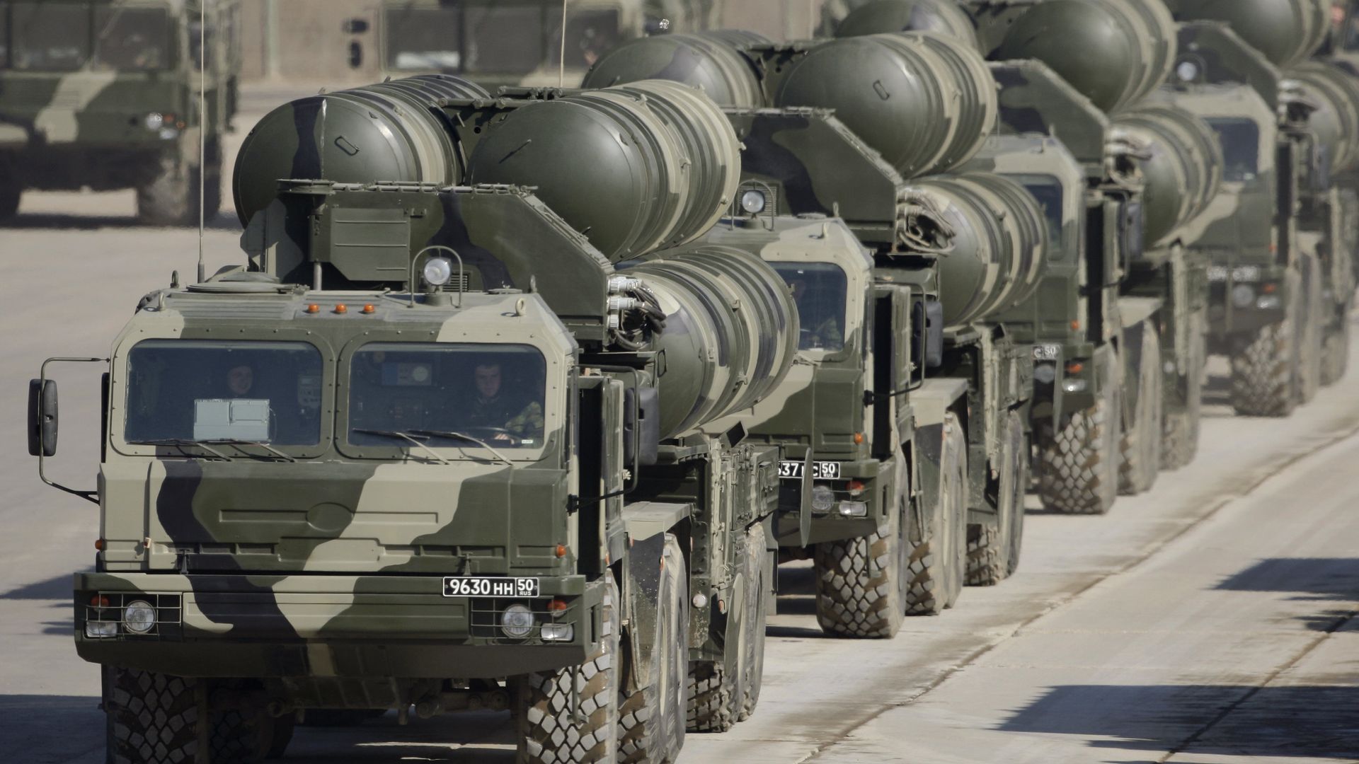 Пусковые установки ЗРК С-400. Архивное фото Пусковые установки ЗРК С-400. Архивное фото - РИА Новости, 1920, 05.10.2018