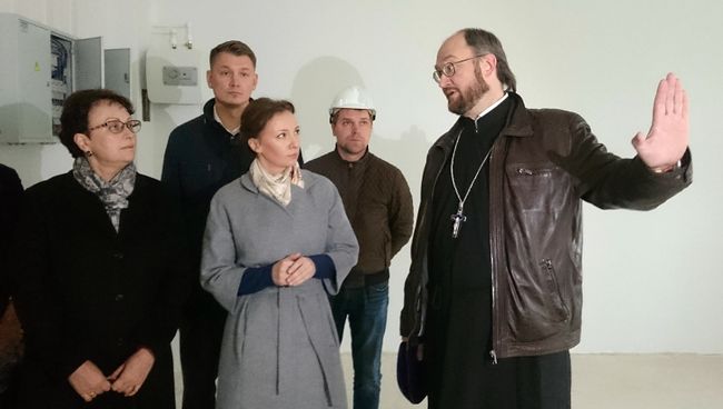 Кузнецова посетила строящийся детский хоспис в Домодедово