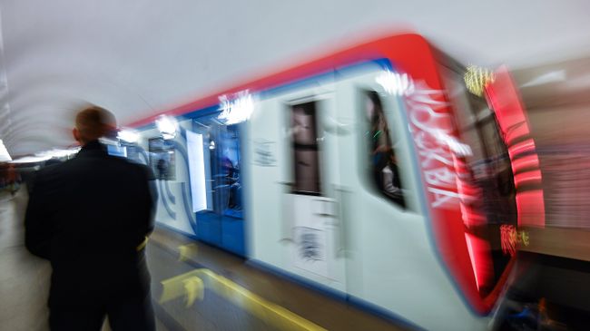 Поезд в московском метро