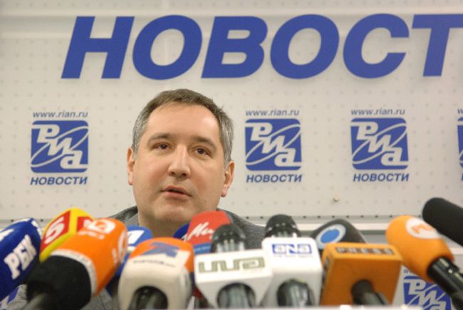 Постоянный представитель РФ при НАТО в Брюсселе Дмитрий Рогозин на пресс-конференции в  РИА Новости