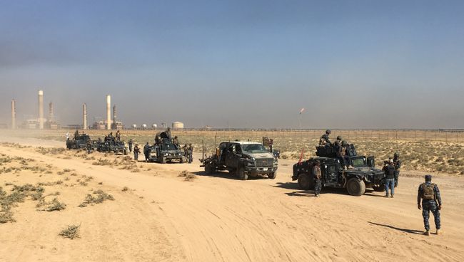 Иракские военные вблизи нефтяных месторождений в Киркуке, Ирак. 16 октября 2017