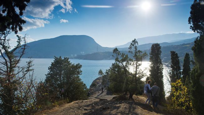 Вид с мыса Плака в поселке Утес в Крыму. Архивное фото