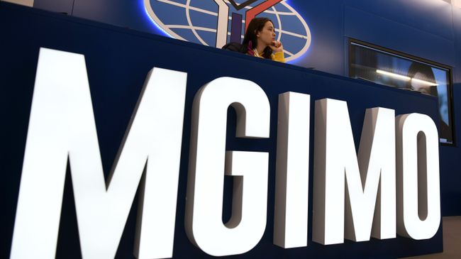 Стенд МГИМО на фестивале молодежи и студентов в Сочи. 17 октября 2017