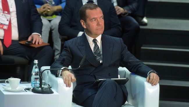 Председатель правительства РФ Дмитрий Медведев на форуме Открытые инновации. 17 октября 2017 Председатель правительства РФ Дмитрий Медведев на форуме Открытые инновации. 17 октября 2017