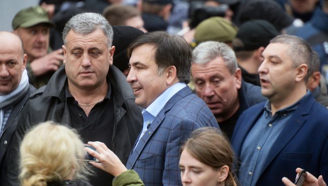 Михаил Саакашвили на акции протеста в Киеве Михаил Саакашвили на акции протеста в Киеве
