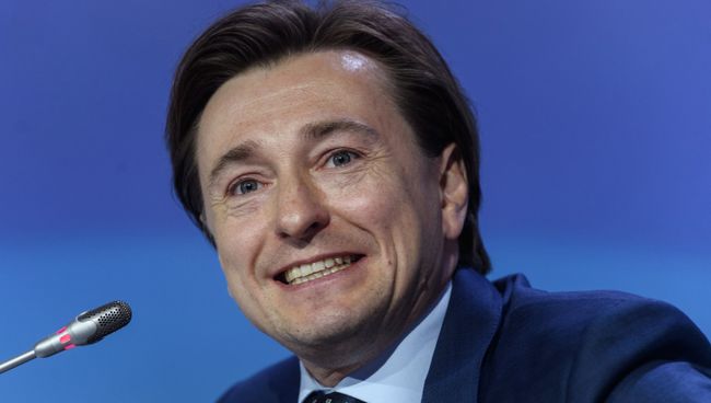 Народный артист РФ Сергей Безруков во время дискуссии Культура: Свобода vs Ответственность в рамках XIX Всемирного фестиваля молодежи и студентов в Сочи. 17 октября 2017 Народный артист РФ Сергей Безруков во время дискуссии Культура: Свобода vs Ответственность в рамках XIX Всемирного фестиваля молодежи и студентов в Сочи. 17 октября 2017