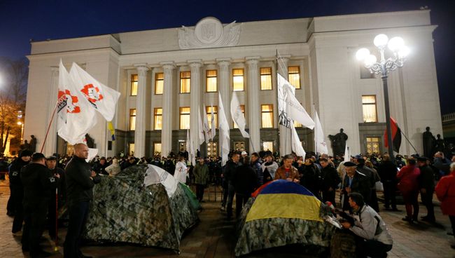 Палаточный лагерь протестующих у здания Верховной рады в Киеве. 17 октября 2017
