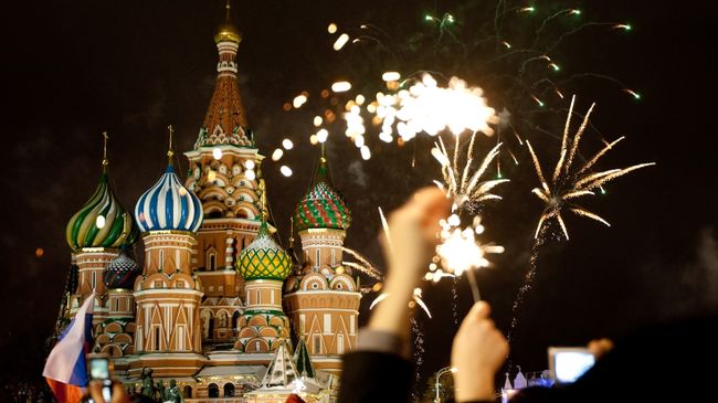 Встреча Нового года на Красной площади. Архивное фото Встреча Нового года на Красной площади. Архивное фото