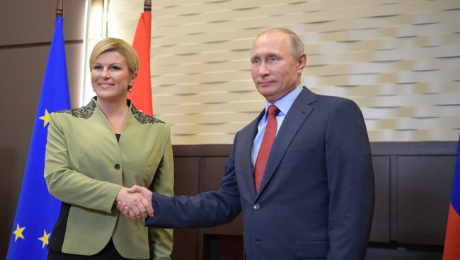 Президент РФ Владимир Путин и президент Республики Хорватия Колинда Грабар-Китарович во время встречи. 18 октября 2017 Президент РФ Владимир Путин и президент Республики Хорватия Колинда Грабар-Китарович во время встречи. 18 октября 2017