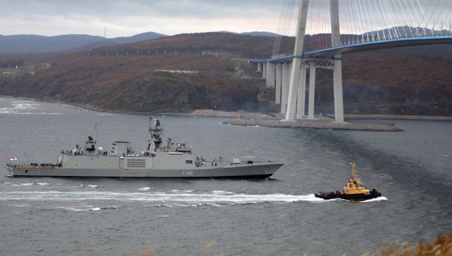 Фрегат ВМС Индии Саптура, прибывший во Владивосток в составе отряда боевых кораблей ВМС Индии для участия в международных российско-индийских межвидовых учениях Индра – 2017. Архивное фото