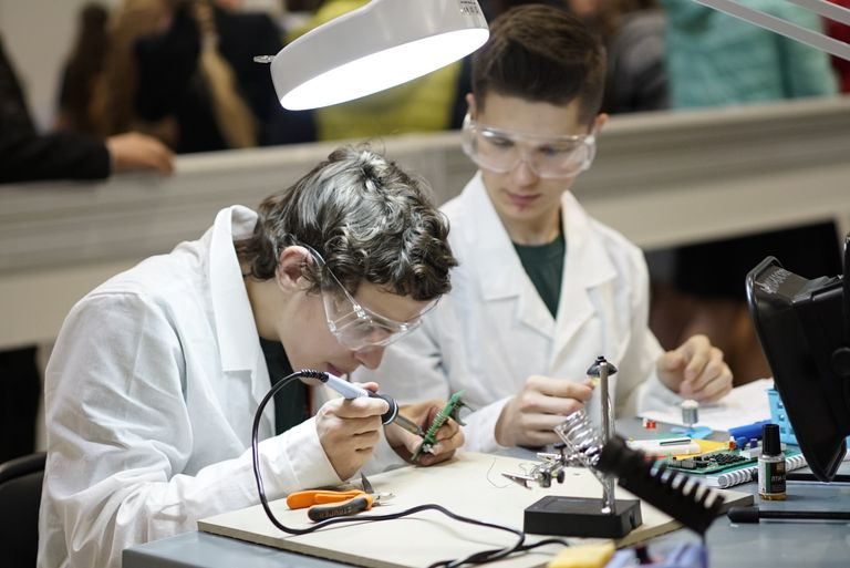 V Национальный чемпионат WorldSkills в Краснодаре. Соревнования в компетенции Электроника V Национальный чемпионат WorldSkills в Краснодаре. Соревнования в компетенции Электроника