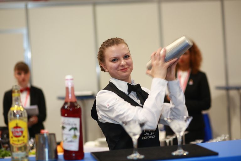 V Национальный чемпионат WorldSkills в Краснодаре. Соревнования в компетенции Ресторанный сервис V Национальный чемпионат WorldSkills в Краснодаре. Соревнования в компетенции Ресторанный сервис