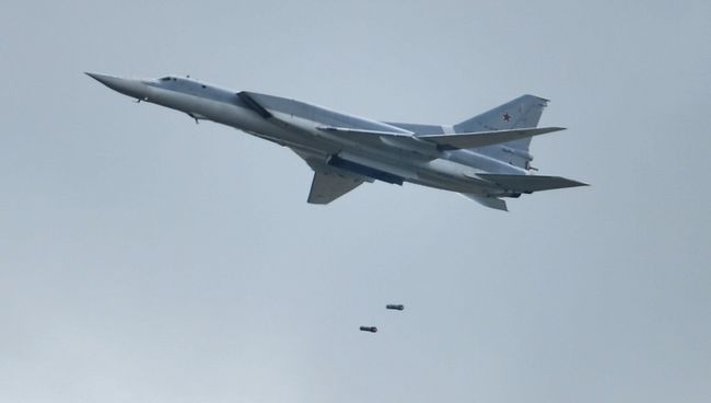 Самолет Ту-22М3. Архивное фото Самолет Ту-22М3. Архивное фото