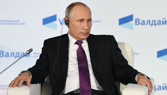 Владимир Путин принимает участие в итоговой пленарной сессии XIV ежегодного заседания Международного дискуссионного клуба Валдай. 19 октября 2017