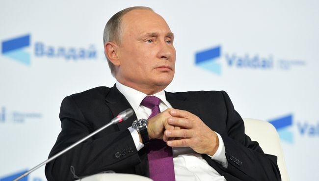 Президент РФ Владимир Путин принимает участие в итоговой сессии Международного дискуссионного клуба Валдай. 19 октября 2017 Президент РФ Владимир Путин принимает участие в итоговой сессии Международного дискуссионного клуба Валдай. 19 октября 2017