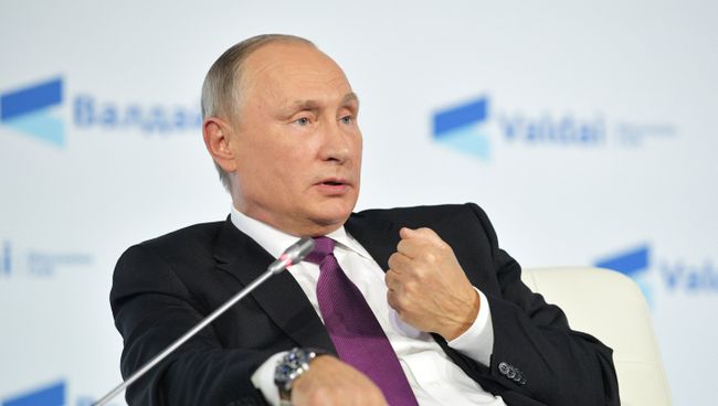 Президент РФ Владимир Путин принимает участие в итоговой сессии Международного дискуссионного клуба Валдай. 19 октября 2017 Президент РФ Владимир Путин принимает участие в итоговой сессии Международного дискуссионного клуба Валдай. 19 октября 2017