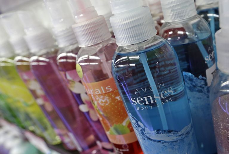 Продукция Avon в магазине в Хайалие, Флорида Продукция Avon в магазине в Хайалие, Флорида