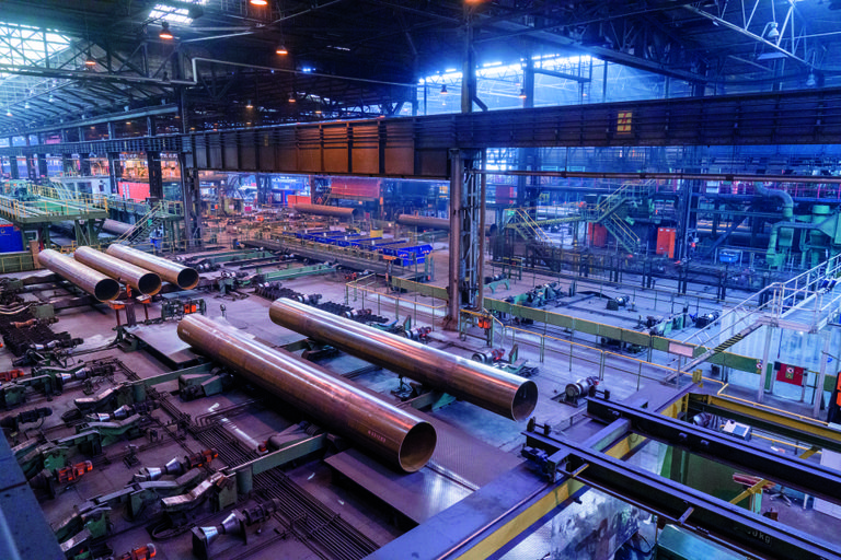 Производство труб для строительства газопроводаСеверный поток – 2 на заводе Europipe в Мюльхайме Производство труб для строительства газопроводаСеверный поток – 2 на заводе Europipe в Мюльхайме