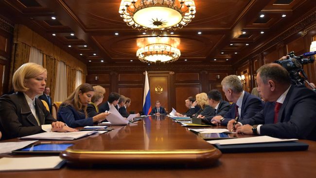 Председатель правительства РФ Дмитрий Медведев проводит заседание президиума Совета при президенте РФ. 20 октября 2017 Председатель правительства РФ Дмитрий Медведев проводит заседание президиума Совета при президенте РФ. 20 октября 2017