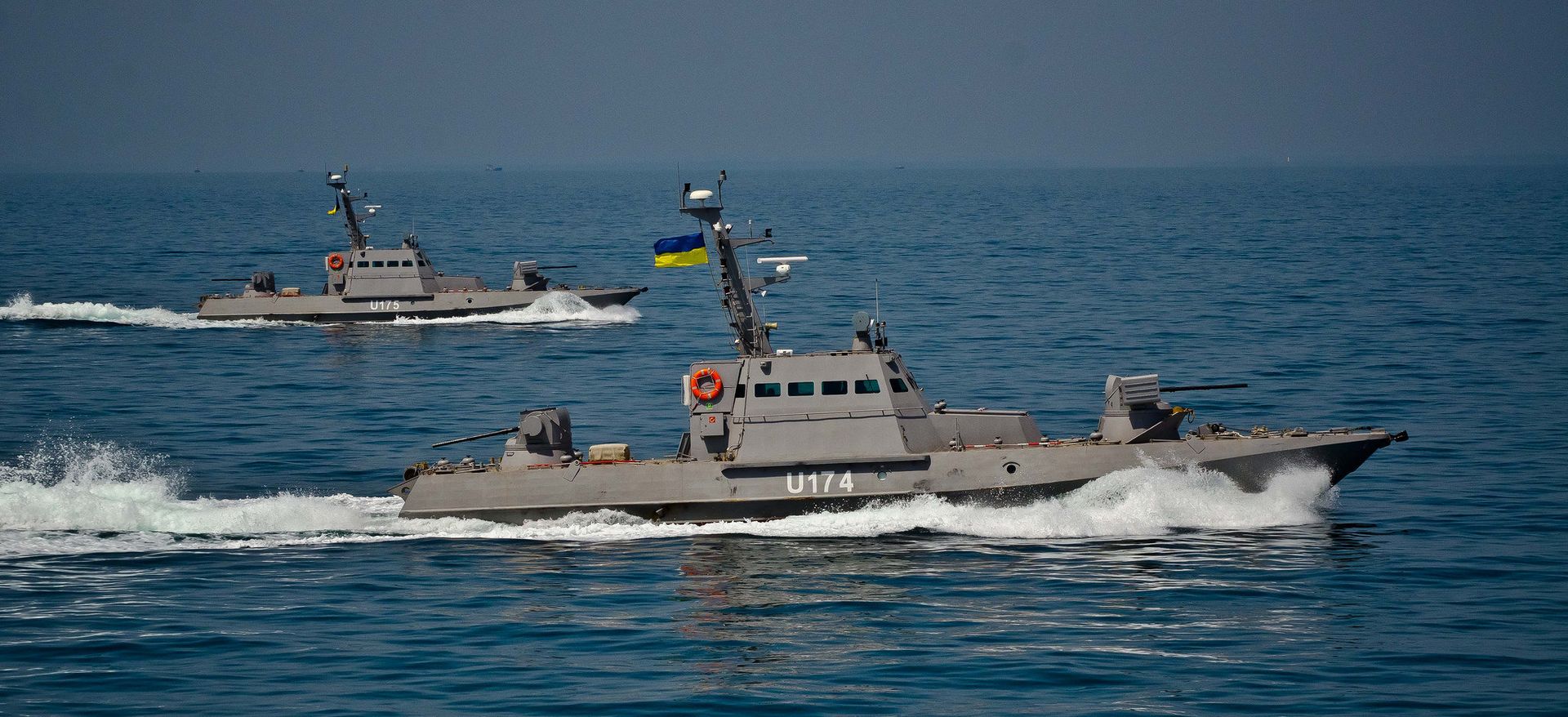 Речные бронекатера Бердянск и Аккерман проекта 58150 Гюрза во время ходовых испытаний в отрытом море Речные бронекатера Бердянск и Аккерман проекта 58150 Гюрза во время ходовых испытаний в отрытом море - РИА Новости, 1920, 28.07.2023