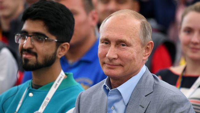 Президент РФ Владимир Путин посетил XIX Всемирный фестиваль молодежи и студентов. 21 октября 2017 Президент РФ Владимир Путин посетил XIX Всемирный фестиваль молодежи и студентов. 21 октября 2017