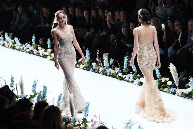 Новая коллекция дизайнера Надежды Юсуповой в рамках Mercedes-Benz Fashion Week Russia в Центральном выставочном зале Манеж в Москве. 21 октября 2017 Новая коллекция дизайнера Надежды Юсуповой в рамках Mercedes-Benz Fashion Week Russia в Центральном выставочном зале Манеж в Москве. 21 октября 2017