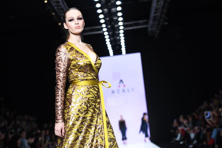 Модели демонстрируют одежду из коллекций, представленных Kazakhstan Fashion Week в рамках Mercedes-Benz Fashion Week Russia в Центральном выставочном зале Манеж в Москве. 21 октября 2017 Модели демонстрируют одежду из коллекций, представленных Kazakhstan Fashion Week в рамках Mercedes-Benz Fashion Week Russia в Центральном выставочном зале Манеж в Москве. 21 октября 2017