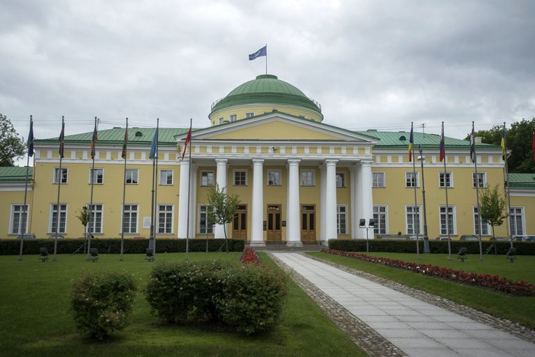 Таврический дворец в Санкт-Петербурге Таврический дворец в Санкт-Петербурге