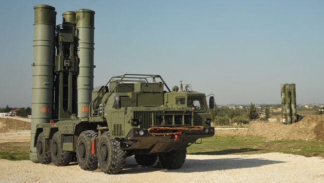 Зенитно-ракетный комплекс С-400. Архивное фото Зенитно-ракетный комплекс С-400. Архивное фото