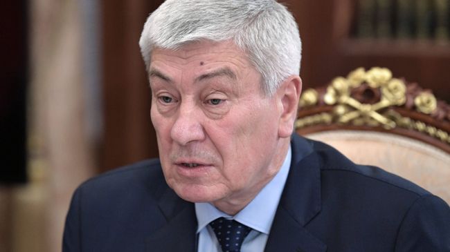 Директор Федеральной службы по финансовому мониторингу Юрий Чиханчин во время встречи с президентом РФ Владимиром Путиным. 23 октября 2017 Директор Федеральной службы по финансовому мониторингу Юрий Чиханчин во время встречи с президентом РФ Владимиром Путиным. 23 октября 2017