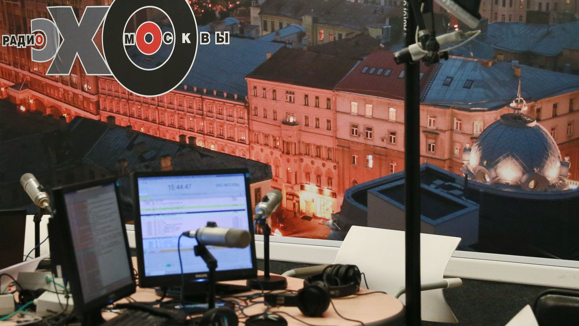 Студия радиостанции Эхо Москвы. 23 октября 2017 Студия радиостанции Эхо Москвы. 23 октября 2017 - РИА Новости, 1920, 19.10.2021