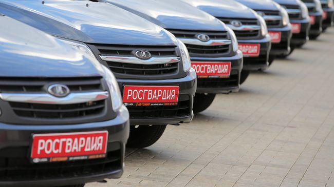 Легковые автомобили Лада Гранта, переданные в служебное пользование подразделениям вневедомственной охраны. Архивное фото Легковые автомобили Лада Гранта, переданные в служебное пользование подразделениям вневедомственной охраны. Архивное фото