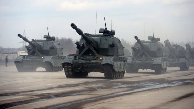Совместная тренировка пеших парадных расчетов войск Московского гарнизона к военному параду Совместная тренировка пеших парадных расчетов войск Московского гарнизона к военному параду