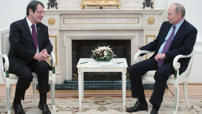 Владимир Путин и президент Кипра Никос Анастасиадис во время встречи. 24 октября 2017 Владимир Путин и президент Кипра Никос Анастасиадис во время встречи. 24 октября 2017