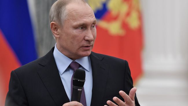 Владимир Путин на встрече с национальной сборной России по профессиональному мастерству по стандартам Вордскиллс. 24 октября 2017 Владимир Путин на встрече с национальной сборной России по профессиональному мастерству по стандартам Вордскиллс. 24 октября 2017