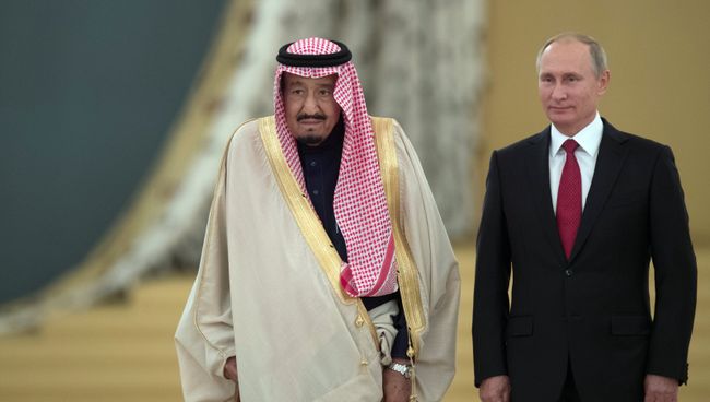 Президент РФ Владимир Путин и король Саудовской Аравии Сальман Бен Абдель Азиз Аль Сауд. Архивное фото Президент РФ Владимир Путин и король Саудовской Аравии Сальман Бен Абдель Азиз Аль Сауд. Архивное фото
