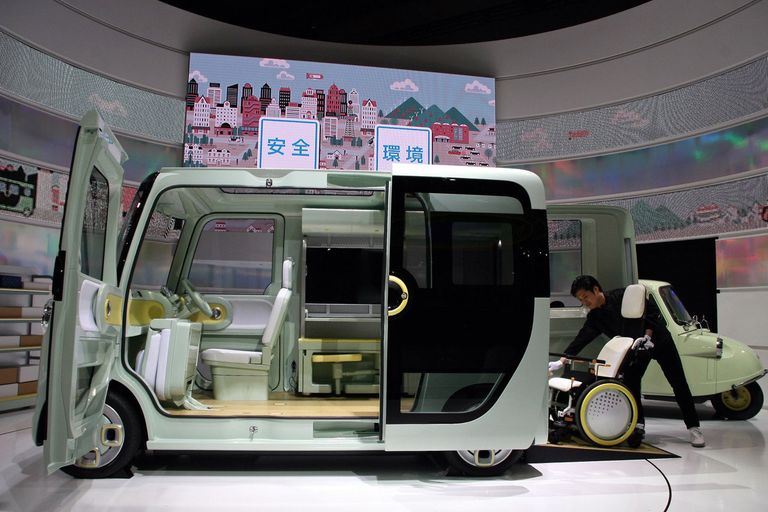 Электромобиль Daihatsu DN PRO Cargo на международном автосалоне Tokyo Motor Show 2017 Электромобиль Daihatsu DN PRO Cargo на международном автосалоне Tokyo Motor Show 2017
