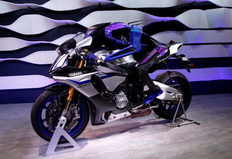 Мотоциклетный робот Yamaha MOTOBOT Ver.2 на международном автосалоне Tokyo Motor Show 2017 Мотоциклетный робот Yamaha MOTOBOT Ver.2 на международном автосалоне Tokyo Motor Show 2017