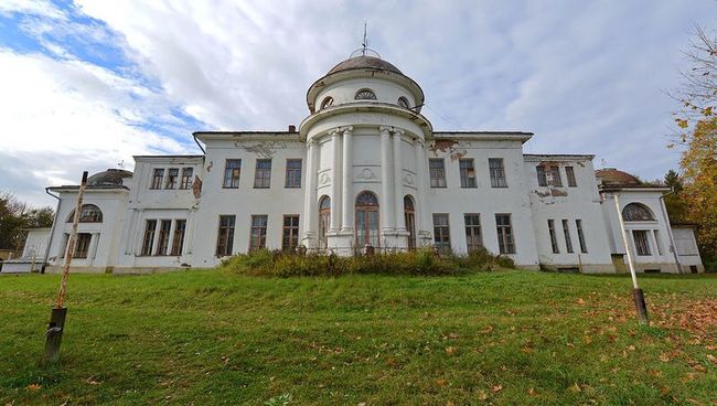 Усадьба Любвино. Архивное фото Усадьба Любвино. Архивное фото