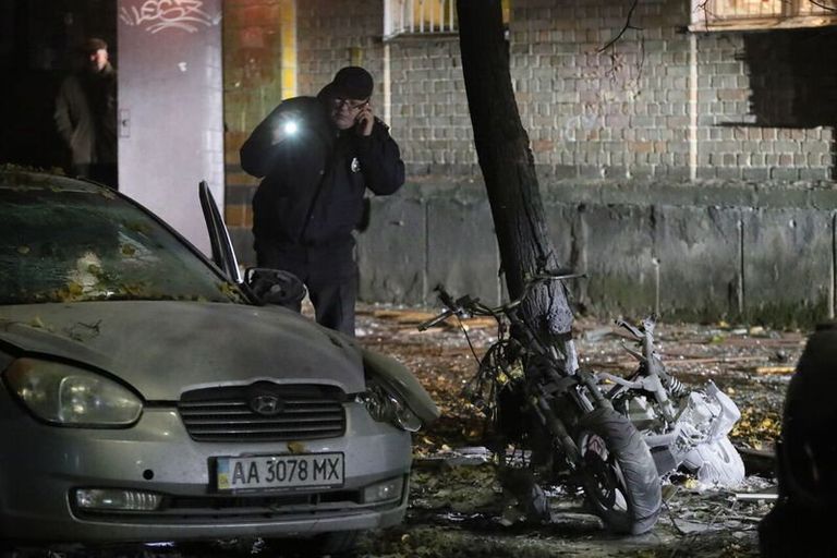 На месте покушения на депутата Верховной рады Игоря Мосийчука в Киеве, Украина. 25 октября 2017 На месте покушения на депутата Верховной рады Игоря Мосийчука в Киеве, Украина. 25 октября 2017