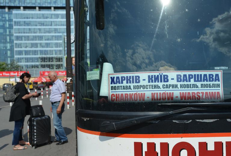 Автобус Харьков - Киев - Варшава на Западном автовокзале польской столицы