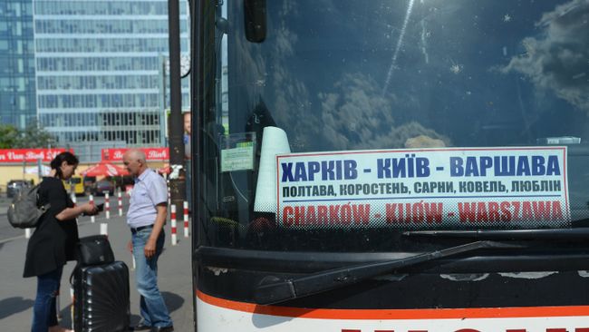 Автобус Харьков - Киев - Варшава на Западном автовокзале польской столицы
