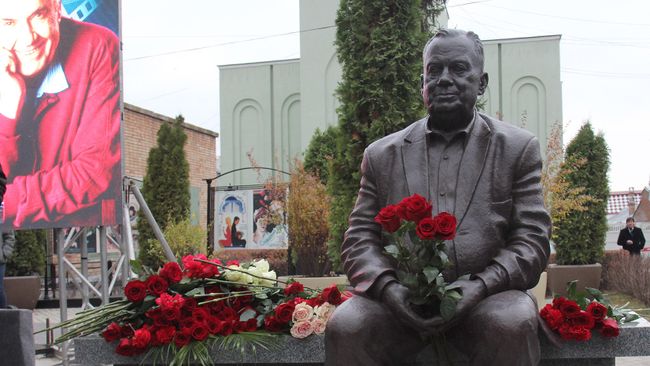 Памятник Эльдару Рязанову в Самаре Памятник Эльдару Рязанову в Самаре