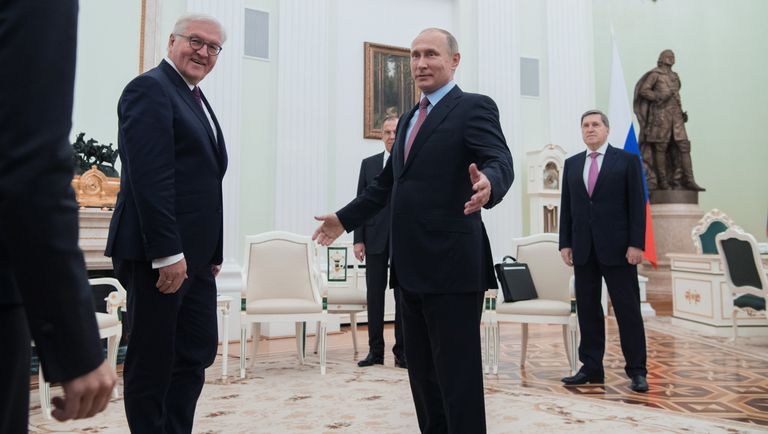 Президент РФ Владимир Путин и федеральный президент ФРГ Франк-Вальтер Штайнмайер Президент РФ Владимир Путин и федеральный президент ФРГ Франк-Вальтер Штайнмайер