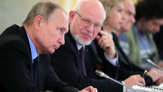 Президент РФ Владимир Путин на заседании Совета по развитию гражданского общества и правам человека. 30 октября 2017