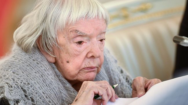 Председатель Московской Хельсинкской группы Людмила Алексеева на заседании СПЧ Председатель Московской Хельсинкской группы Людмила Алексеева на заседании СПЧ