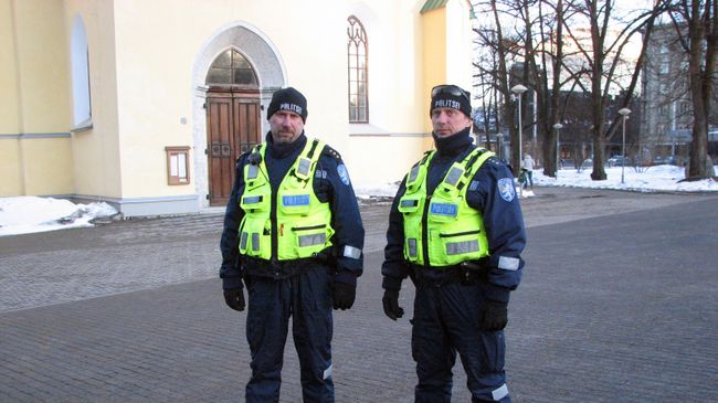 Полиция на площади Свободы в Таллине. Архивное фото Полиция на площади Свободы в Таллине. Архивное фото